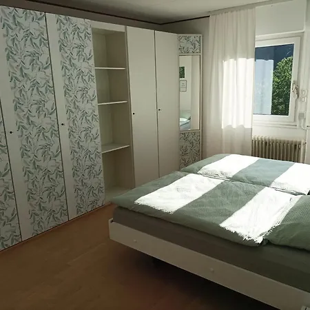 Grosse Am Waldrand * 쇠나우